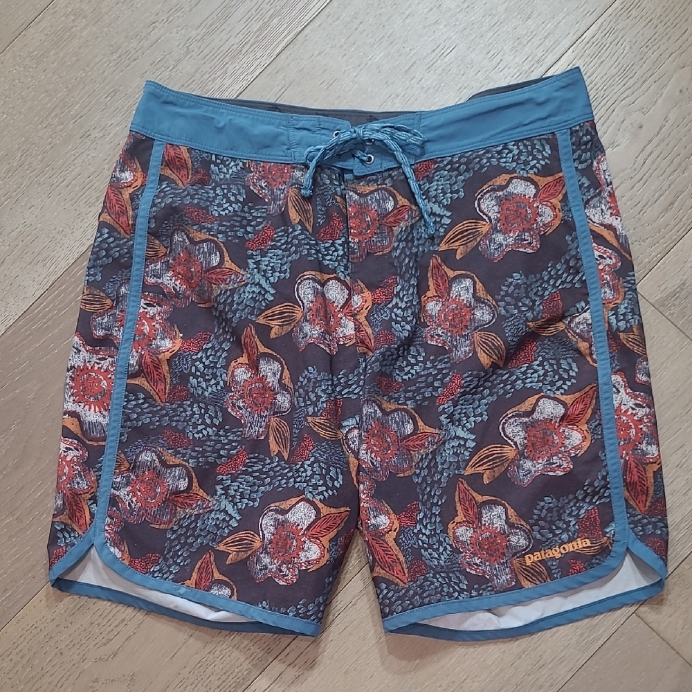 Patagonia Swim Trunks Men's sz 32 Blue/Brown Floral Wavefarer Swim Shorts